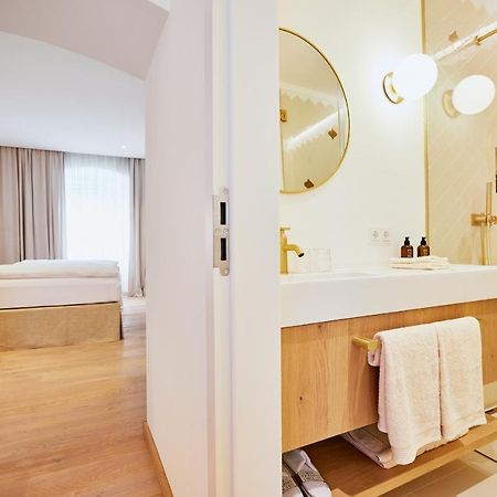 Boutiquehotel Zum Goldenen Hirschen Gmunden Esterno foto