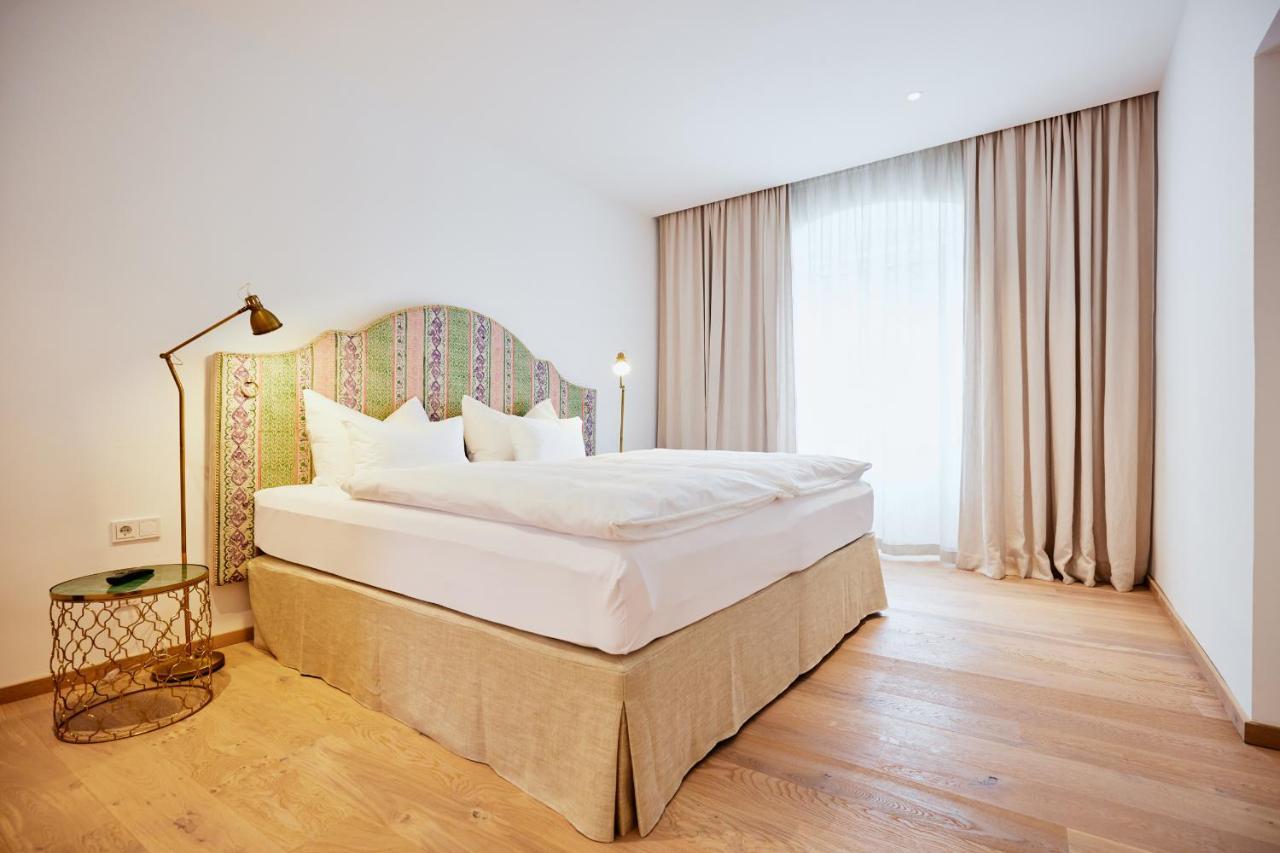 Boutiquehotel Zum Goldenen Hirschen Gmunden Esterno foto