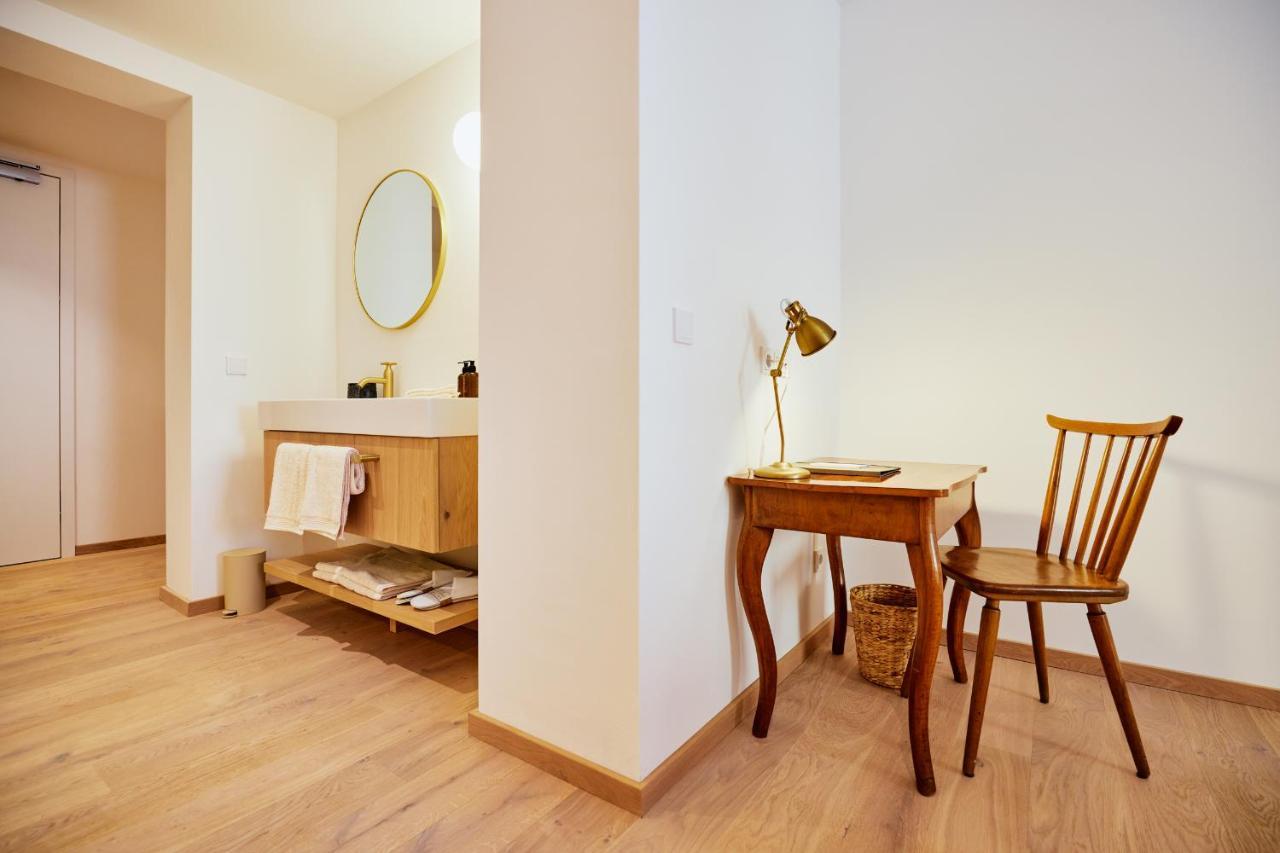 Boutiquehotel Zum Goldenen Hirschen Gmunden Esterno foto