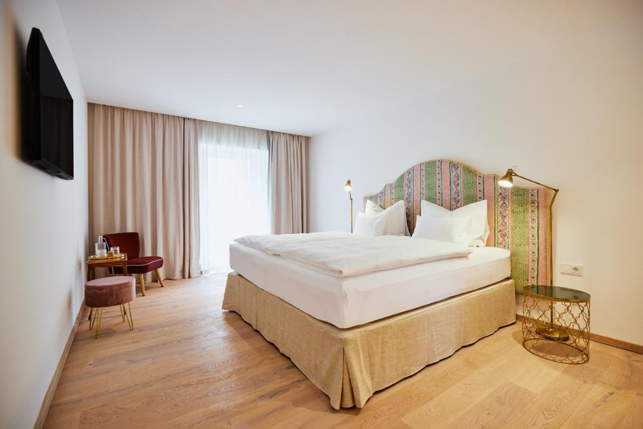 Boutiquehotel Zum Goldenen Hirschen Gmunden Esterno foto