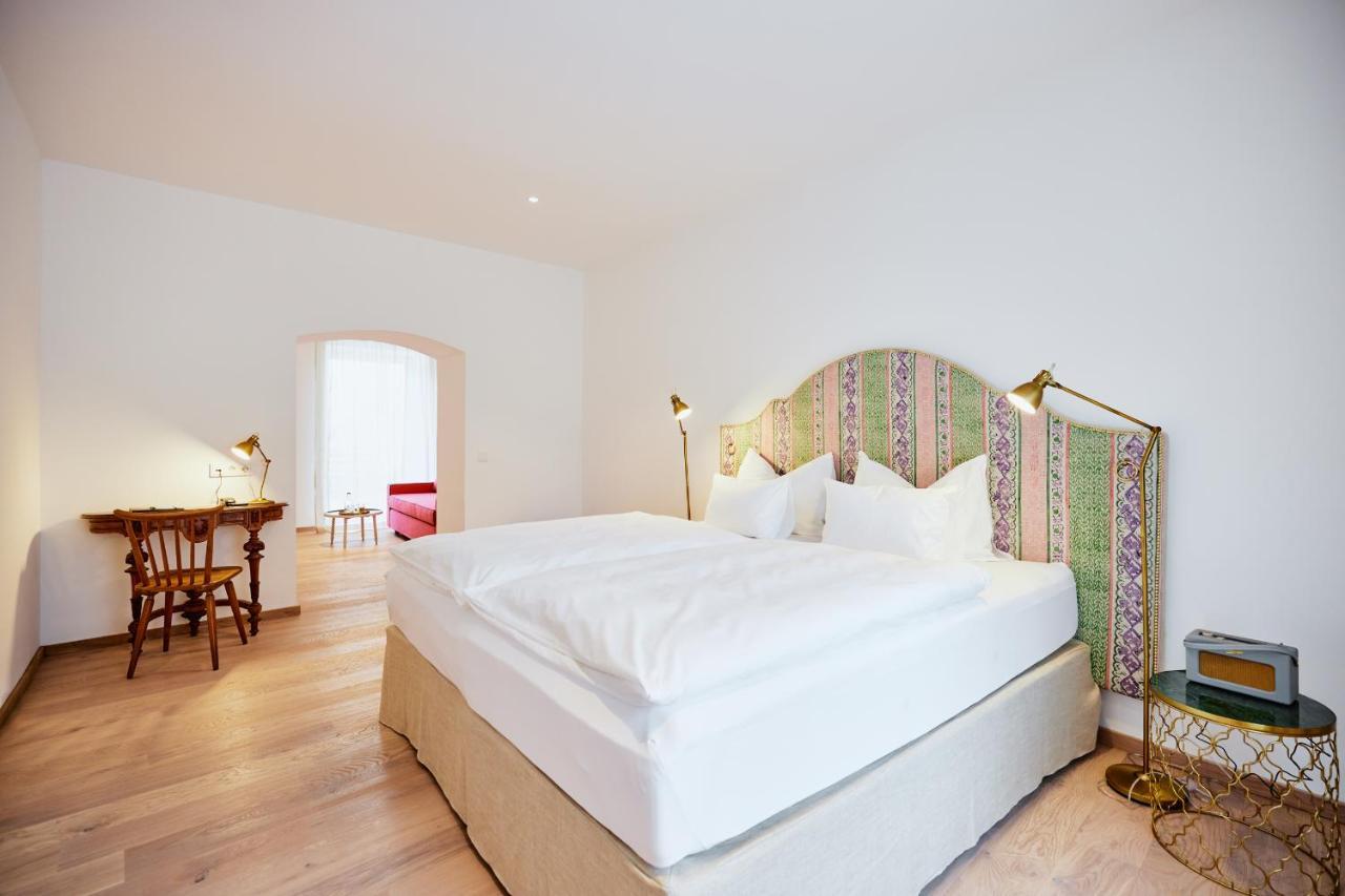 Boutiquehotel Zum Goldenen Hirschen Gmunden Esterno foto